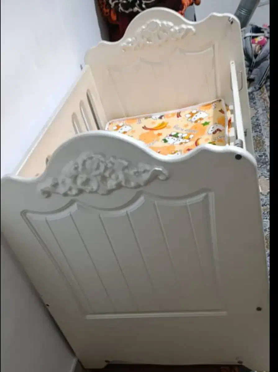 گهواره|تخت و صندلی بچه|بهارستان, |دیوار