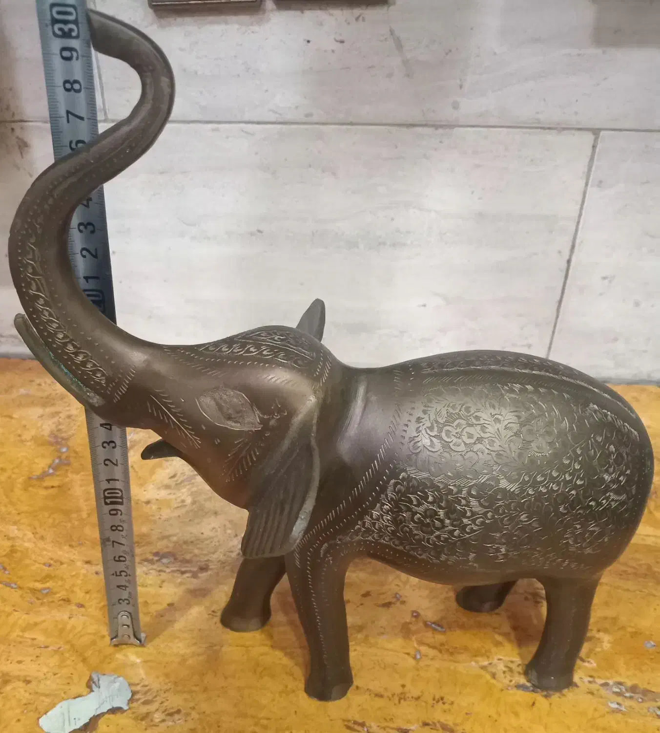 فیل برنزی قدیمی بزرگ|کلکسیون اشیاء عتیقه|آستانه اشرفیه, |دیوار