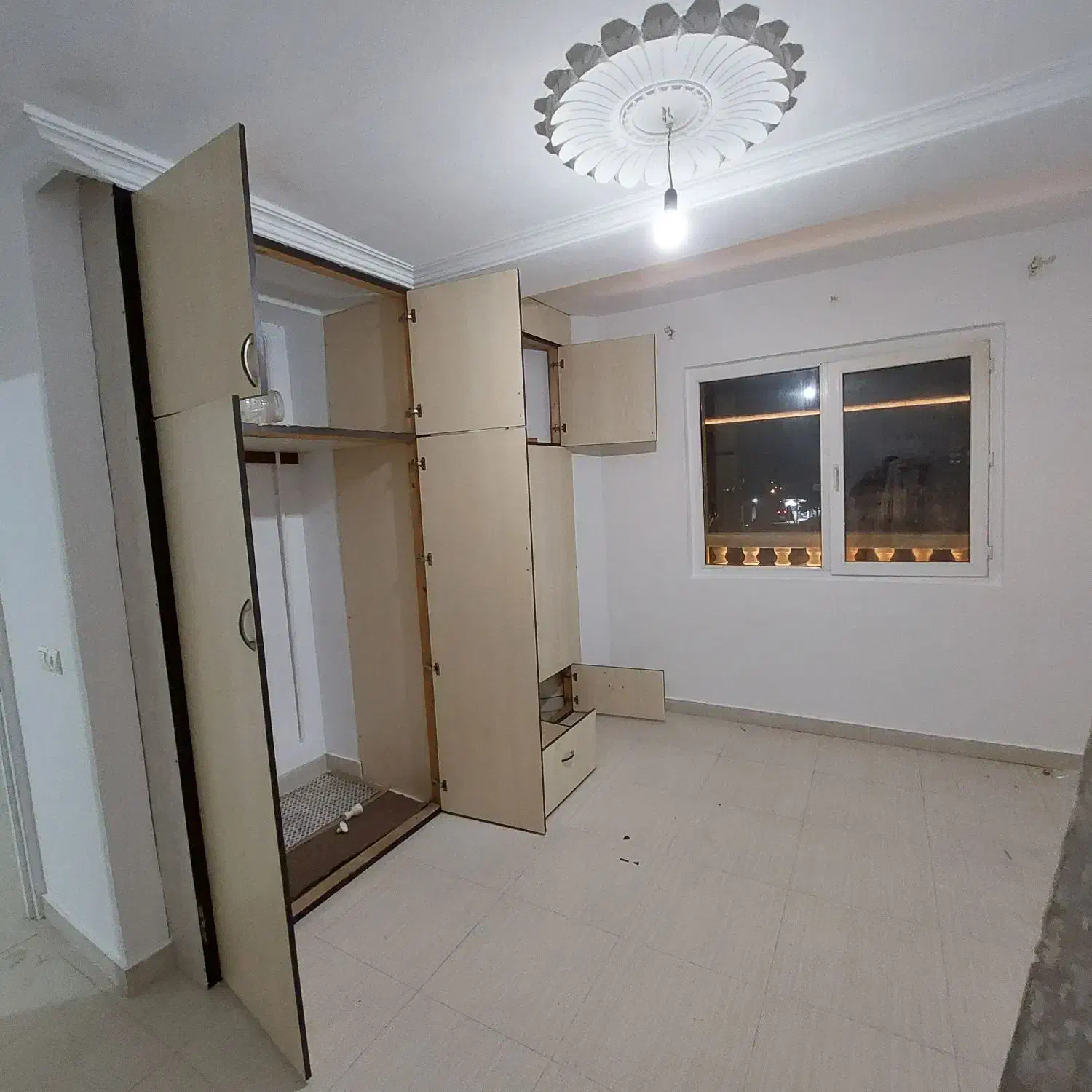 اجاره واحد90متری/آسانسور/پارکینگ اختصاصی/خ قایقور|اجارهٔ آپارتمان|آستارا, |دیوار