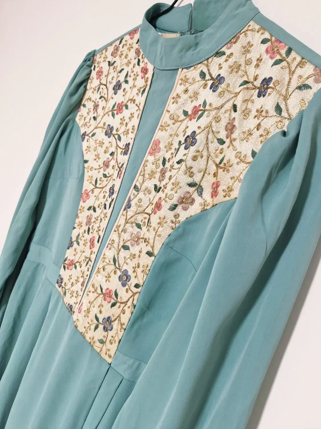 لباس|لباس|همدان, |دیوار