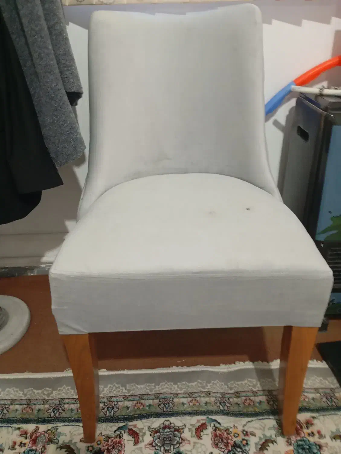 صندلی|صندلی و نیمکت|میانه, |دیوار