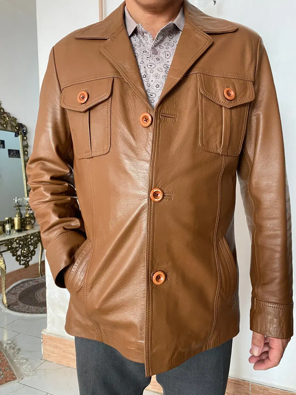 کت چرم|لباس|سهند, |دیوار