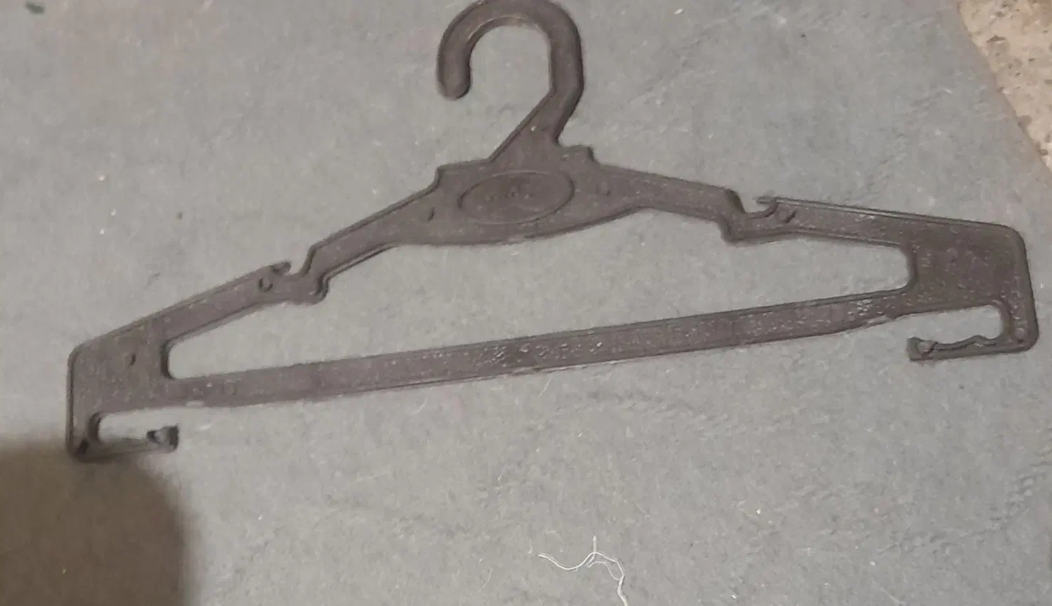 چوب کار|بندرخت و رختآویز|نیشابور, خط کاشمر|دیوار