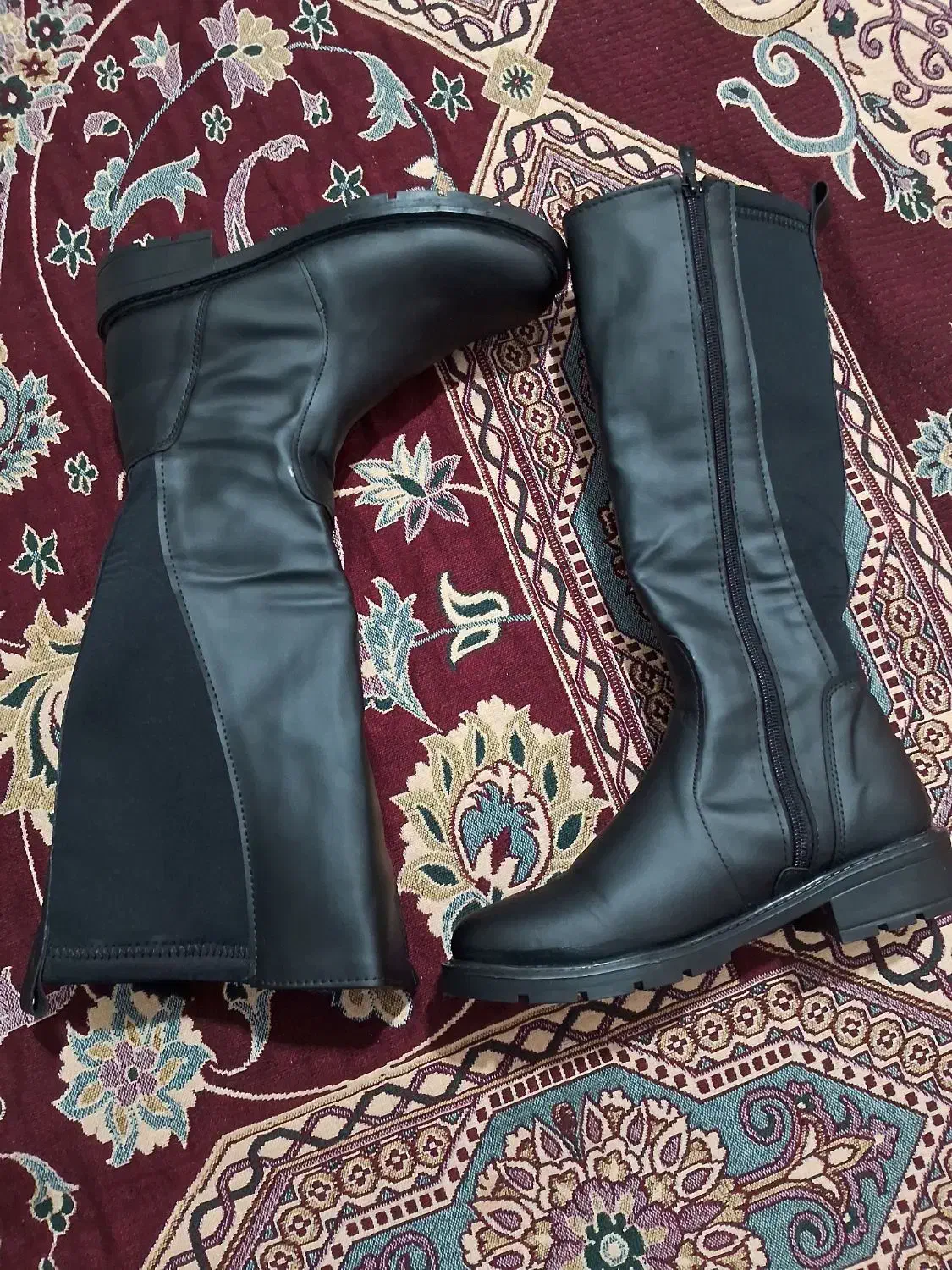 پوتین|کیف، کفش، کمربند|مرودشت, رودبال|دیوار