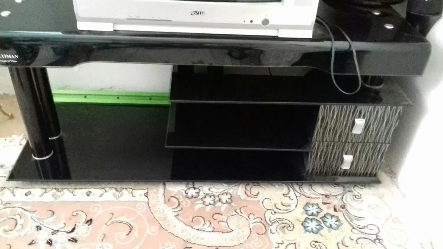 تلویزیون 21اینچ الجی همراه با میز|تلویزیون و پروژکتور|خرم‌آباد, |دیوار