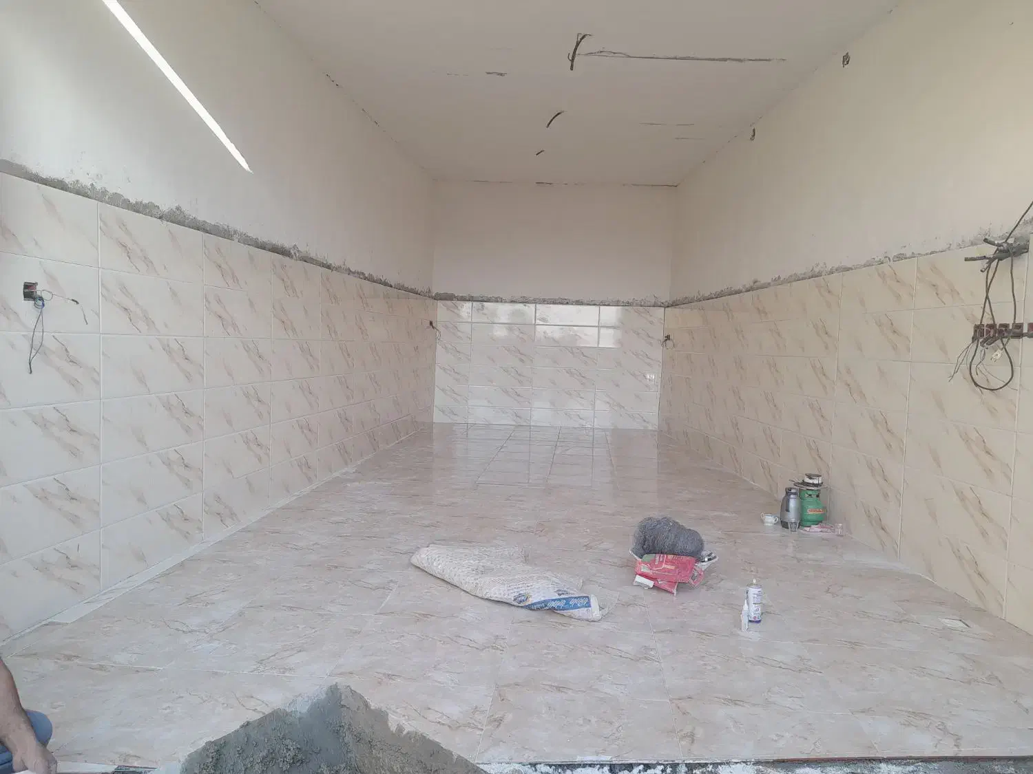 کاشی کاری.وسنگ کاری|خدمات پیشه و مهارت|کلاله, |دیوار