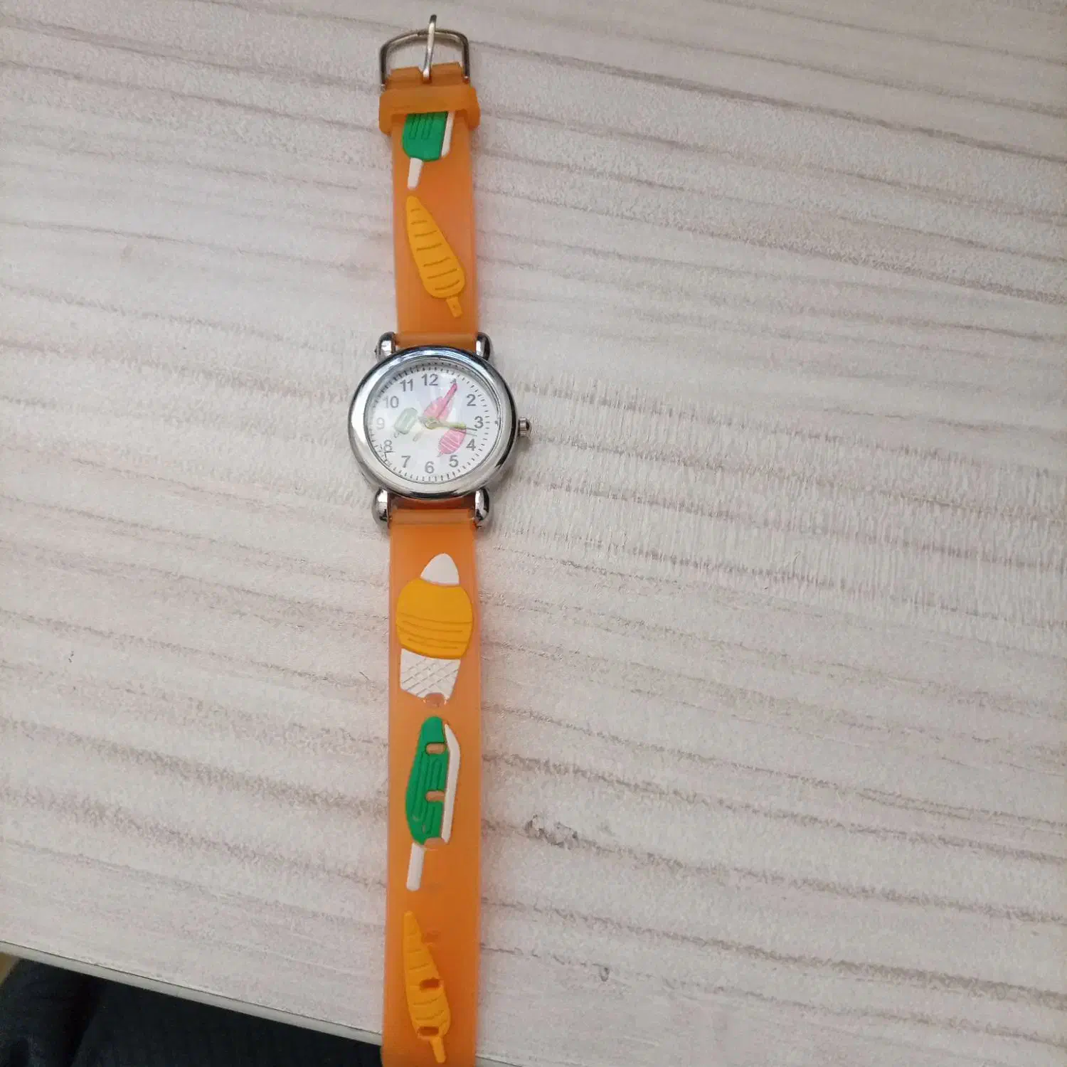 ساعت کودک|ساعت|اصفهان, شیخ اشراق|دیوار