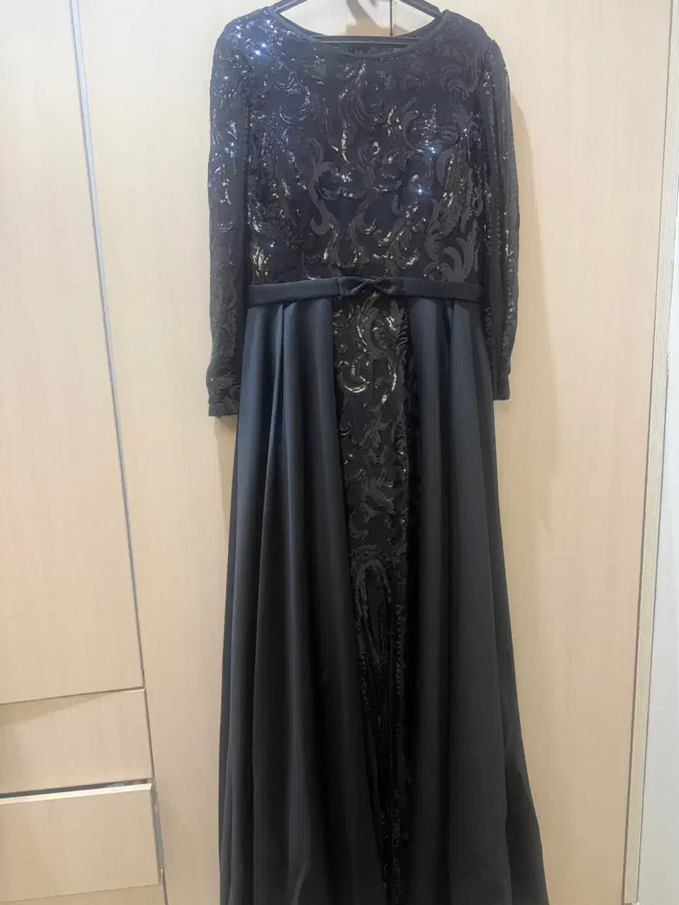 پیراهن دو دامن|لباس|تهران, باغ فیض|دیوار