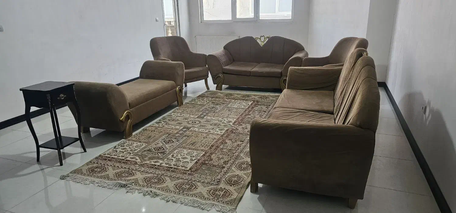 سه دست مبل راحتی با جلو مبلی و جاکفشی و....|مبلمان خانگی و میز عسلی|قدس, شهرک فرزان|دیوار