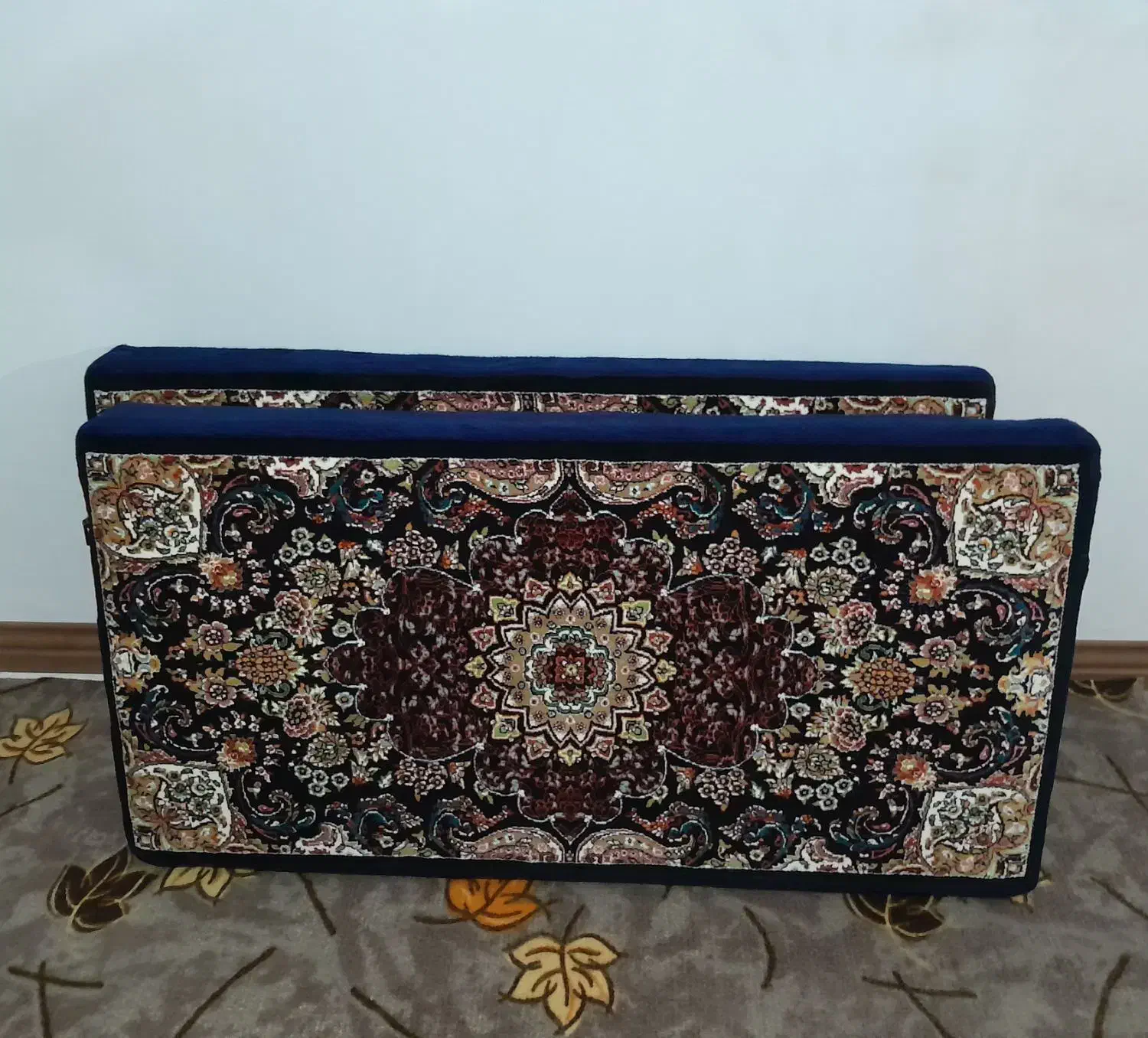 پشتی|پشتی|نسیم‌شهر, |دیوار