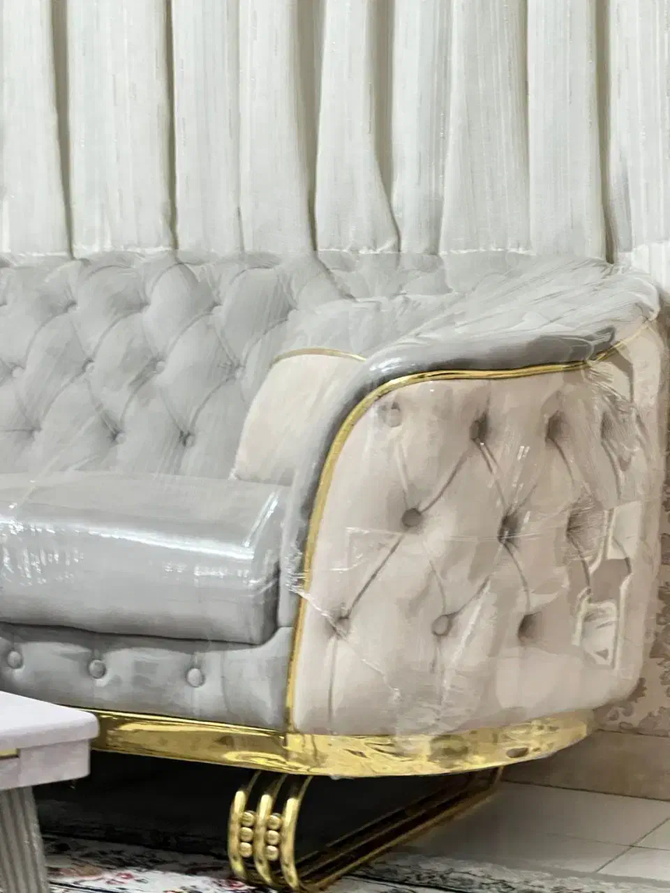 مبل چستر لوکاس با میز و عسلی نو|مبلمان خانگی و میز عسلی|شیراز, شهرک پرواز|دیوار