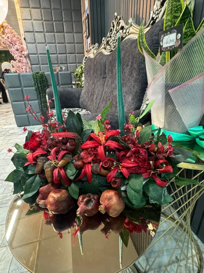 شمع و گل یلدایی|گل مصنوعی|مشهد, گلبرگ|دیوار