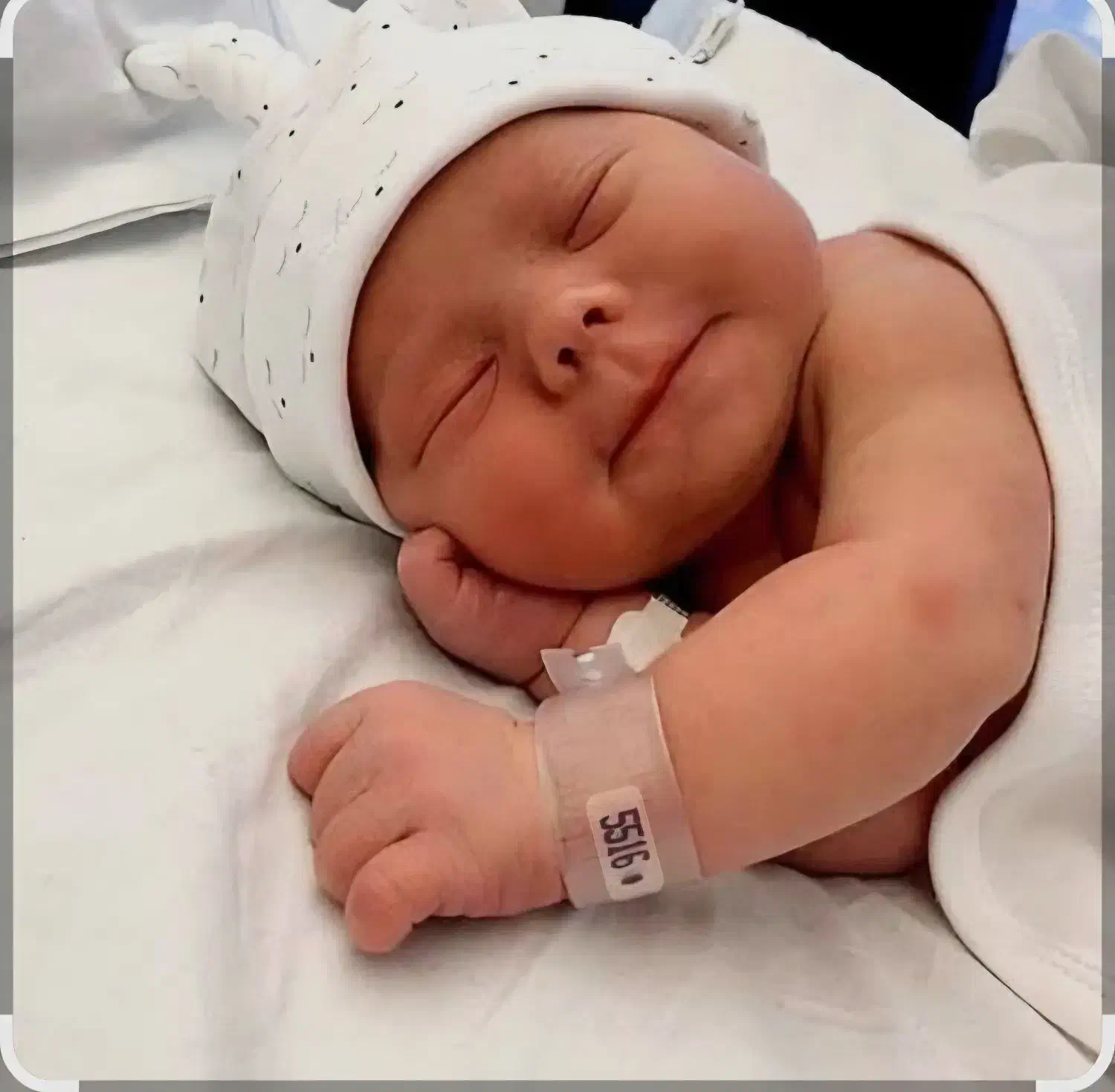 نیازمند پرستار کودک|استخدام درمانی، زیبایی، بهداشتی|سقز, |دیوار