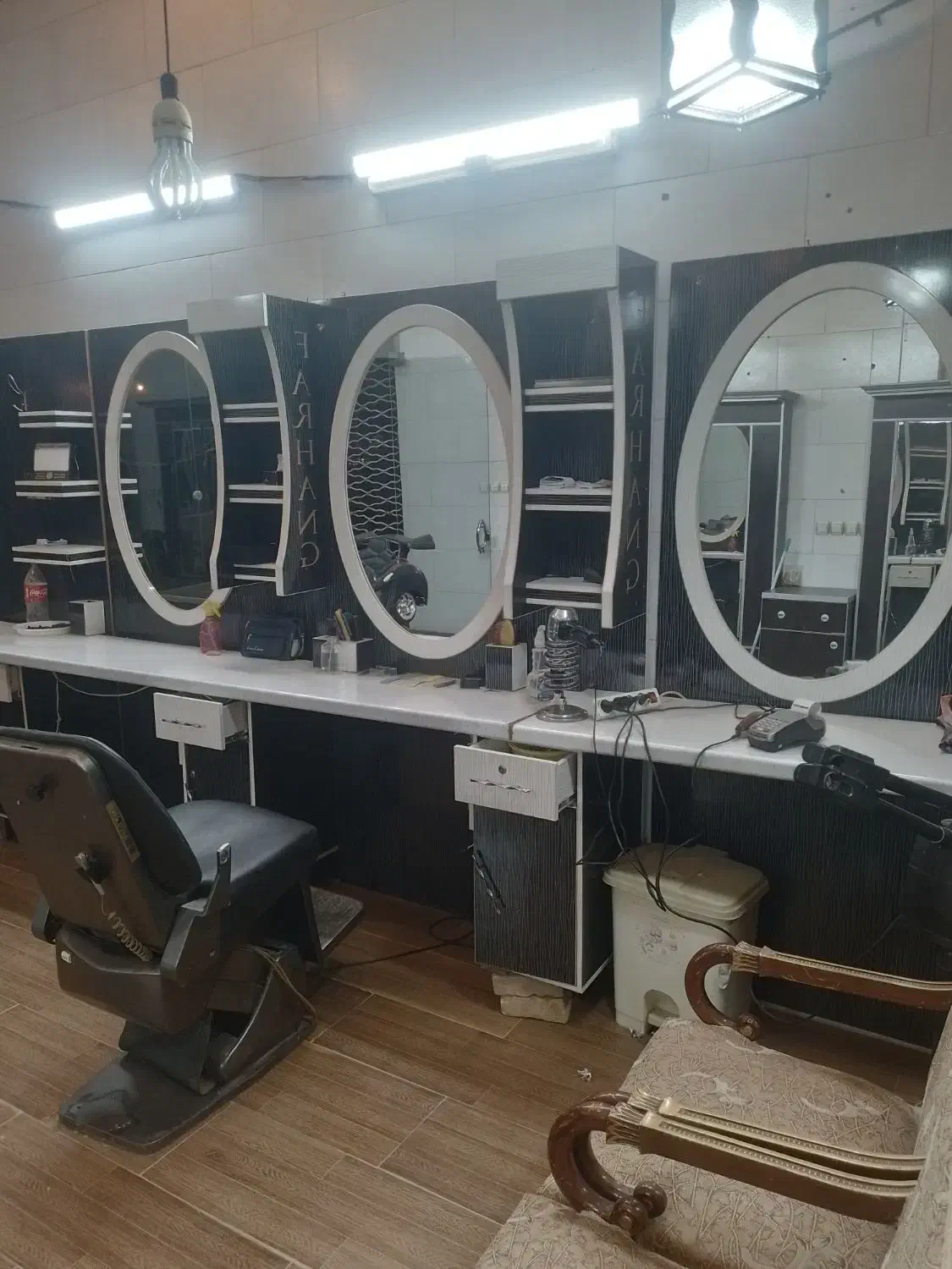 فروش دکور ارایشگاه|آرایشگاه و سالنهای زیبایی|یزد, |دیوار