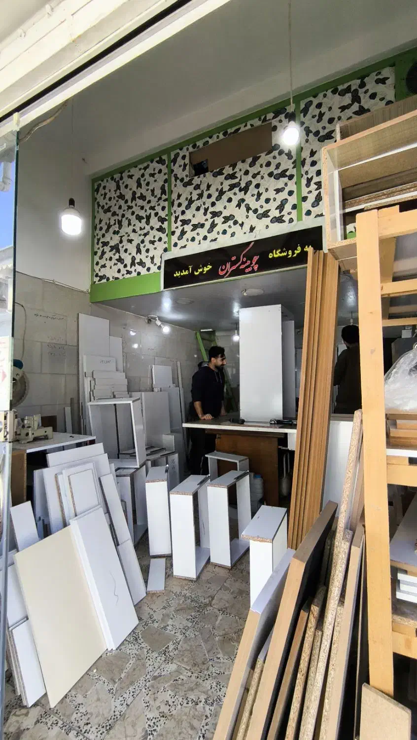 مغازه ۳۰ متری کوی حسینی ۲۰ متر کف ۱۰ متر بالکن|اجارهٔ مغازه و غرفه|رشت, کوی حسینی|دیوار