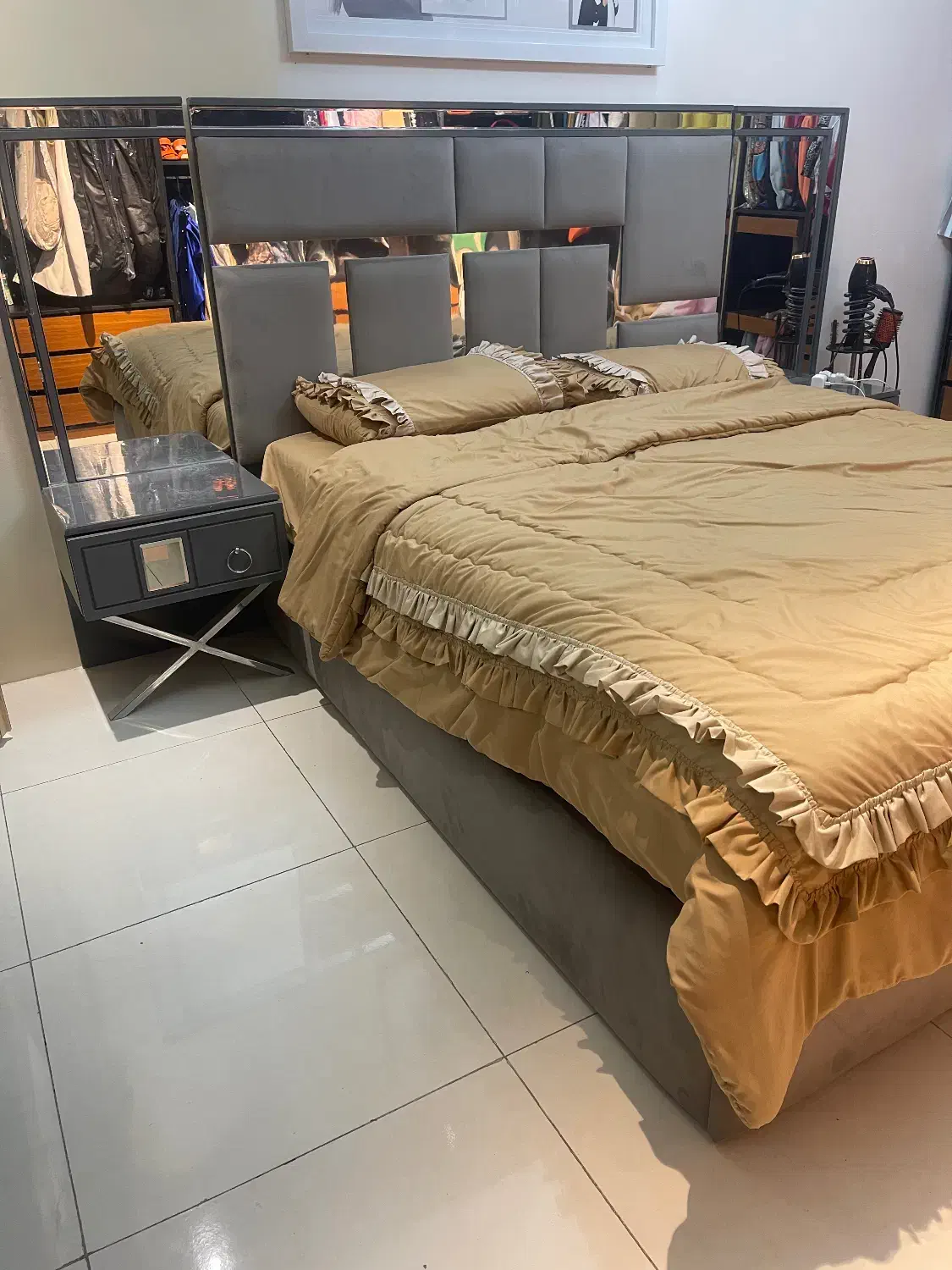 سرویس خواب|تخت و سرویس خواب|باغستان, |دیوار