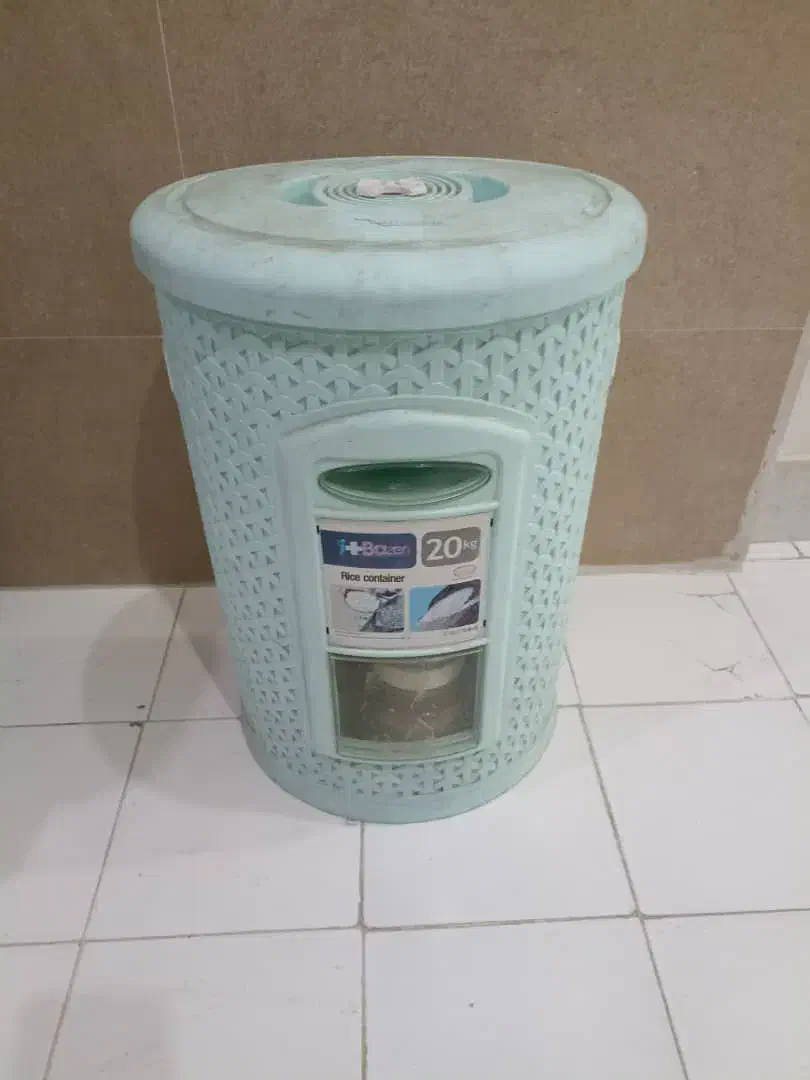 فروش سطل برنج و فرش یک در یک و نیم زیر قیمت|فرش|تهران, بوستان سرخه حصار|دیوار