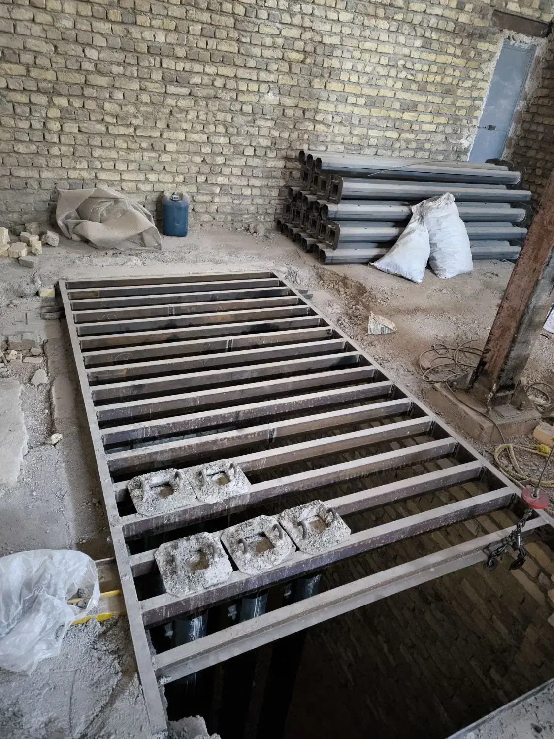 کارگاه تیرچه باغی|ماشین‌آلات صنعتی|خرمدره, |دیوار