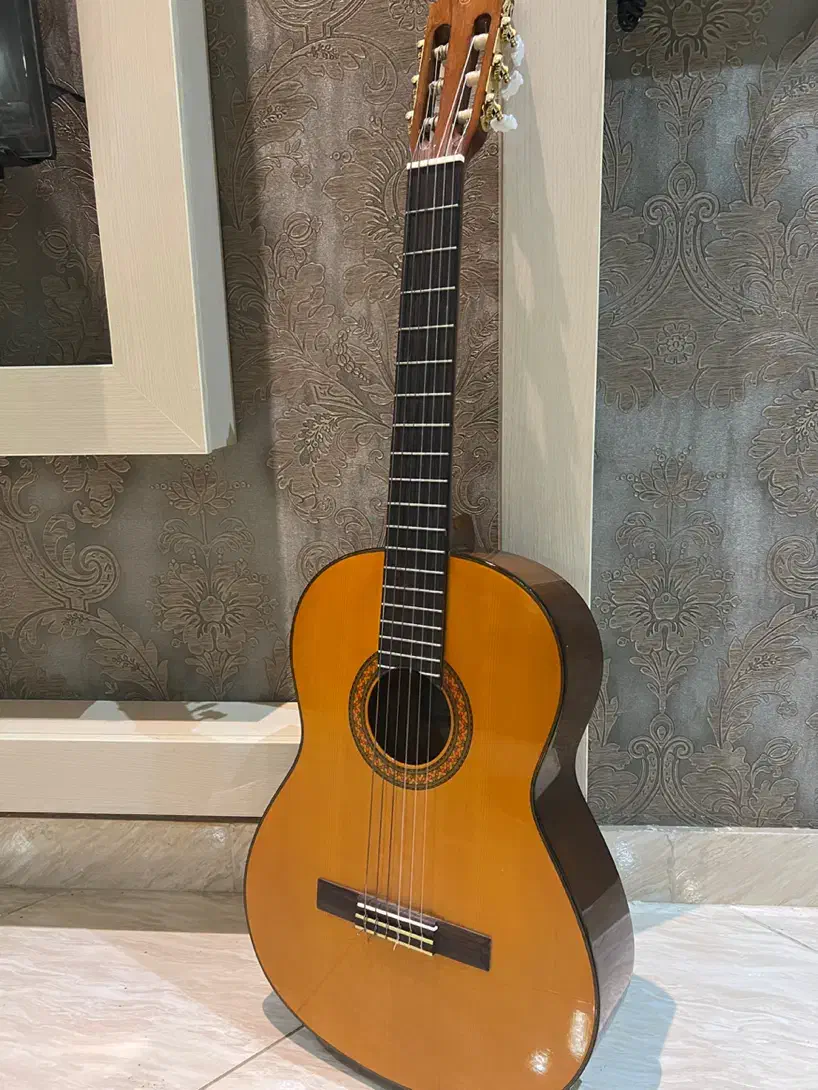 گیتار یاماهاC70|گیتار، بیس، امپلیفایر|کردکوی, |دیوار