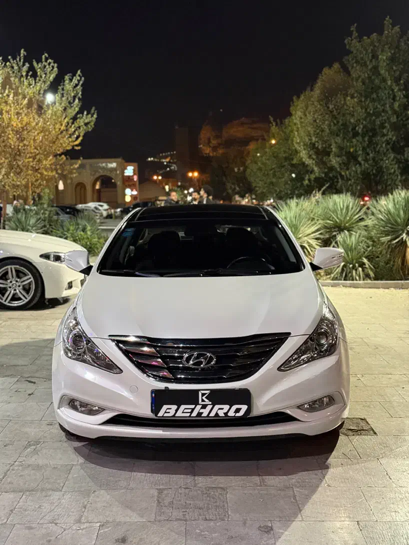 سوناتا ۲۰۱۱ فول کامل|خودرو سواری و وانت|اصفهان, تخت فولاد|دیوار