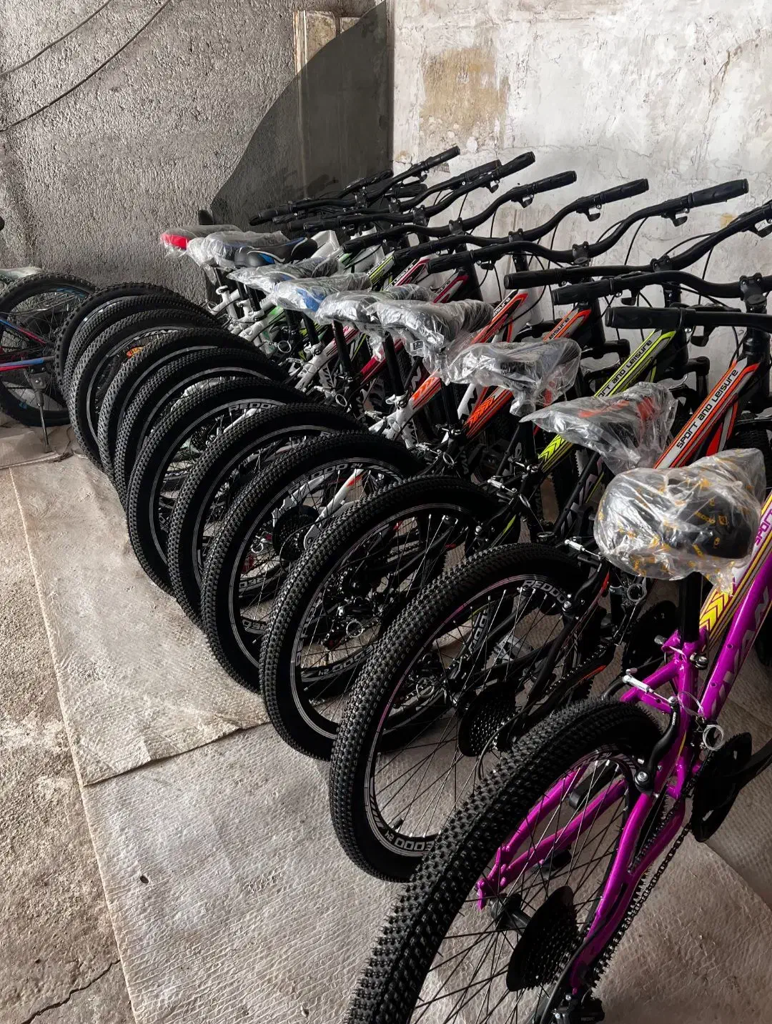 دوچرخه کمک فنر دار و دو شاخه ساده/لاستیک یاسا پهن|دوچرخه، اسکیت، اسکوتر|مشکیندشت, |دیوار