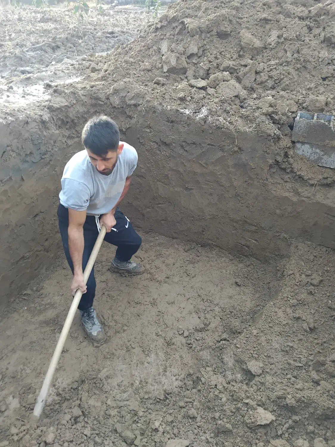 چاه سبتینگ بنایی سیمان کاری تخریب پی کنی|خدمات پیشه و مهارت|قائم‌شهر, |دیوار