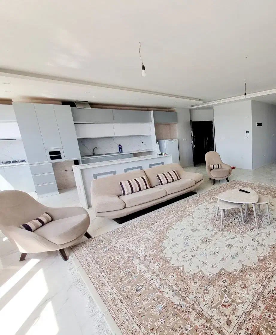 مبل ۷ نفره سالم و تمیز|مبلمان خانگی و میز عسلی|شیراز, احمدی جنوبی|دیوار