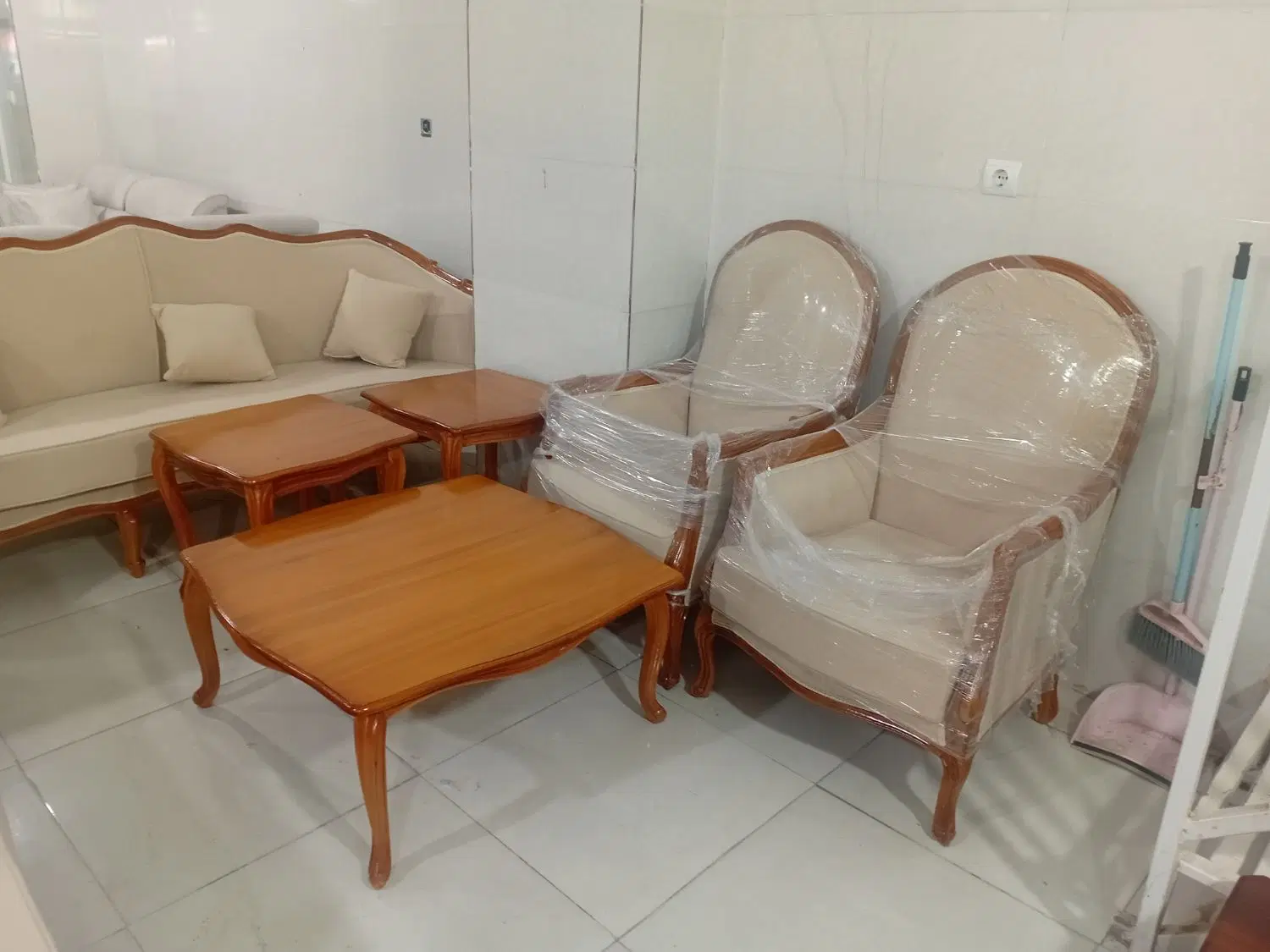 مبل کویین ابزاری اقساطی|مبلمان خانگی و میز عسلی|کرمانشاه, |دیوار