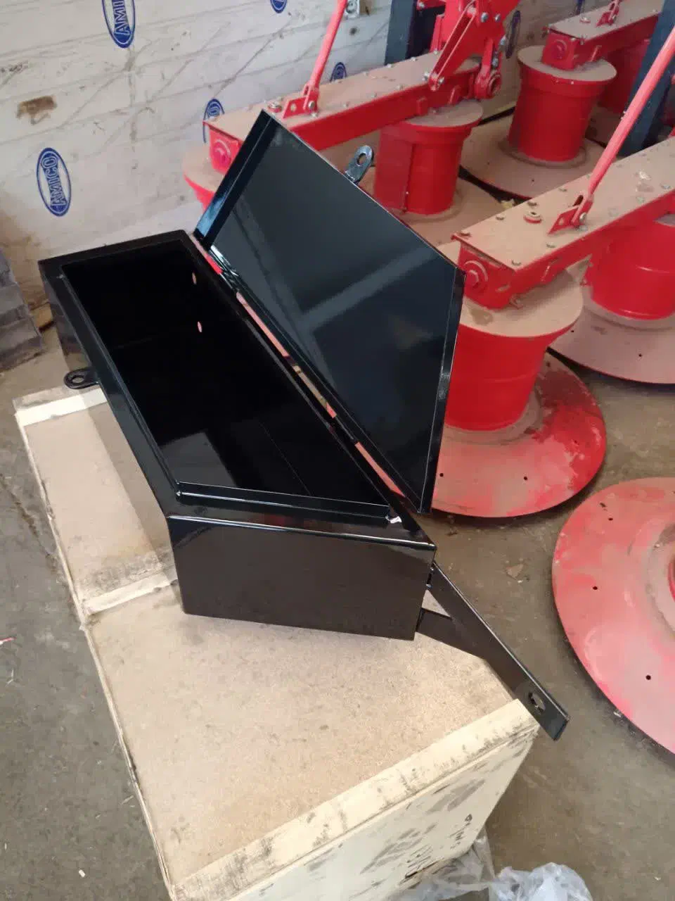 جعبه ابزار تراکتور با طراحی و کیفیت ویژه|قطعات یدکی و لوازم جانبی|قائم‌شهر, |دیوار