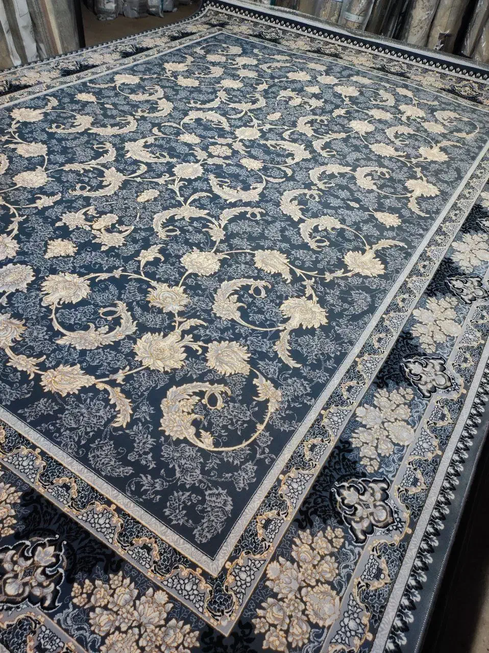 فروش فرش های تخفیفی درطرح های متنوع|فرش|کاشان, کوی اداره گاز|دیوار