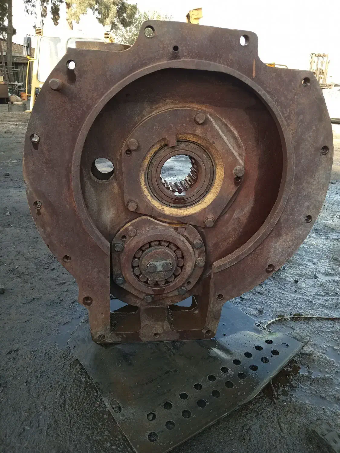 کیس گیربکس بلدوزر ۳۵۵ جدید|خودرو سنگین|باقرشهر, |دیوار