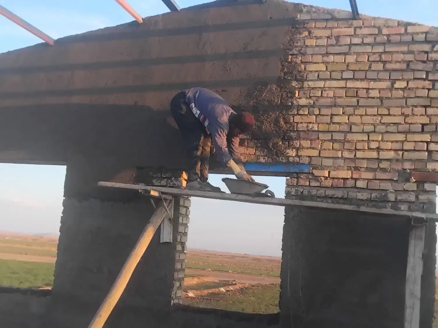 سیمان کاری .رنگ کاری.دیوار چینی.|خدمات پیشه و مهارت|طبس, |دیوار