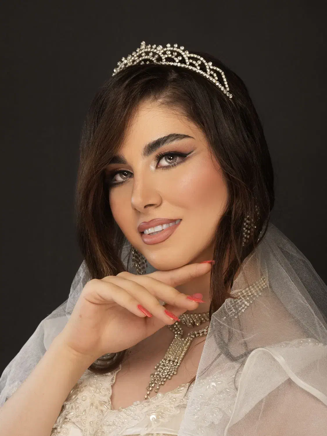 لباس عروس+میکاپ و شنیون ۱۰۵۰۰|لباس|رشت, دروازه لاکان|دیوار