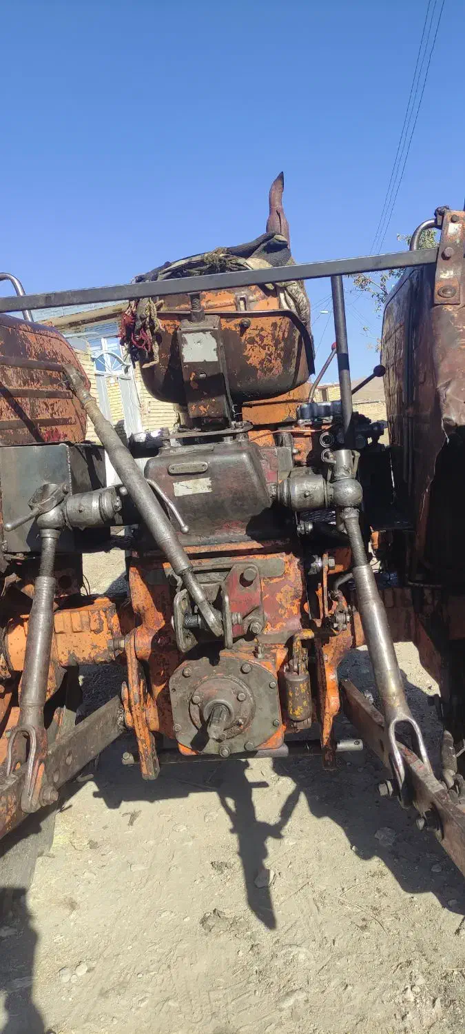 تراکتور رومانی|خودرو سنگین|تخت سلیمان, |دیوار