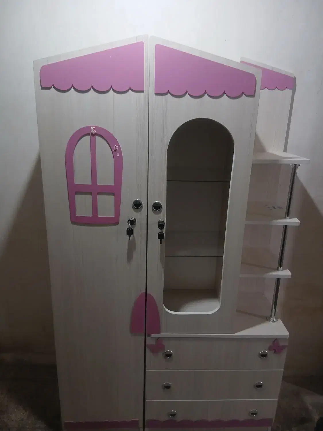 کمد   .    یه خمیر گیر خوب هم هست توافقی|تخت و صندلی بچه|سبزوار, باهنر|دیوار