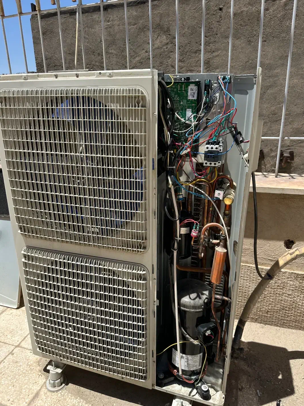 تعمیرات تخصصی انواع کولرگازی و یخچال|خدمات پیشه و مهارت|کیش, |دیوار