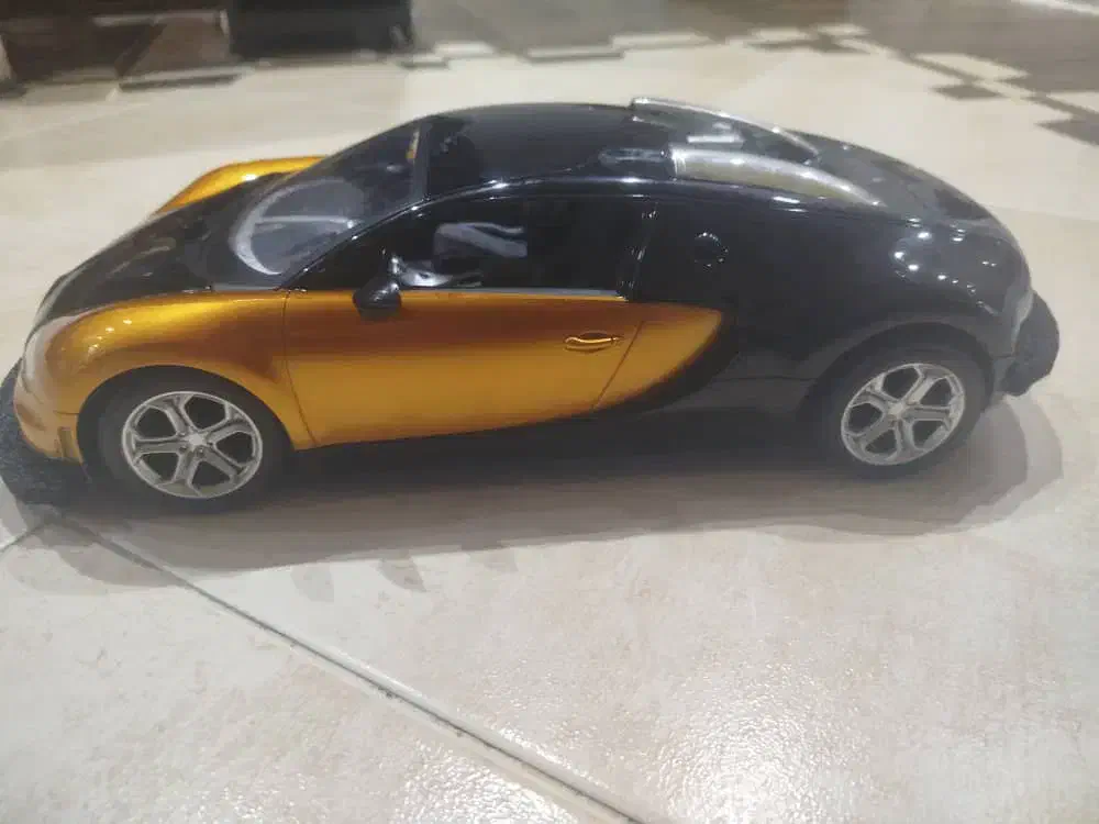 ماشین اسباب بازی بوگاتی|اسباب‌بازی بچه|کرج, ساماندهی|دیوار