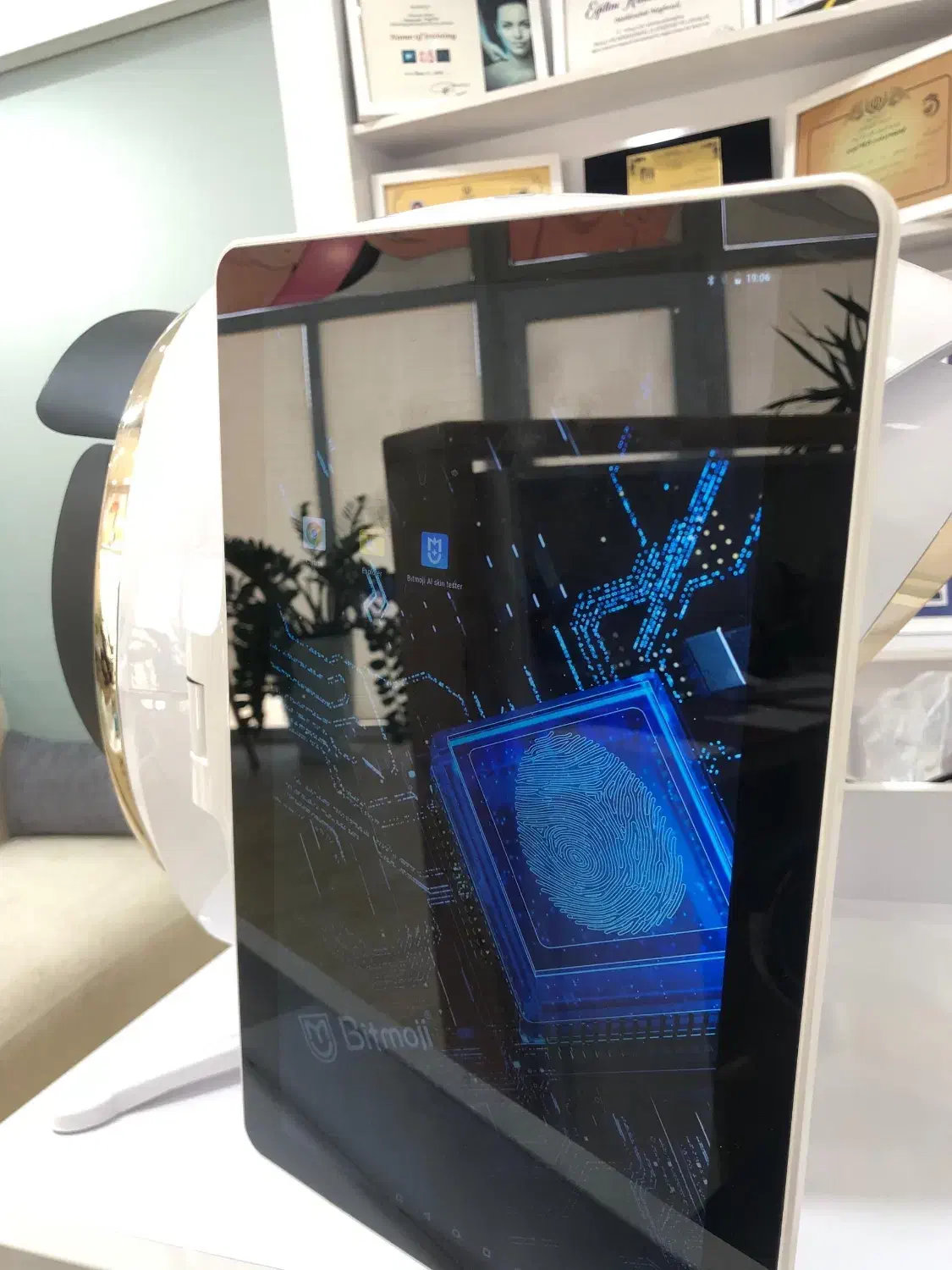 دستگاه اسکن و آنالیز پوست|آرایشگاه و سالنهای زیبایی|شیراز, زرگری|دیوار