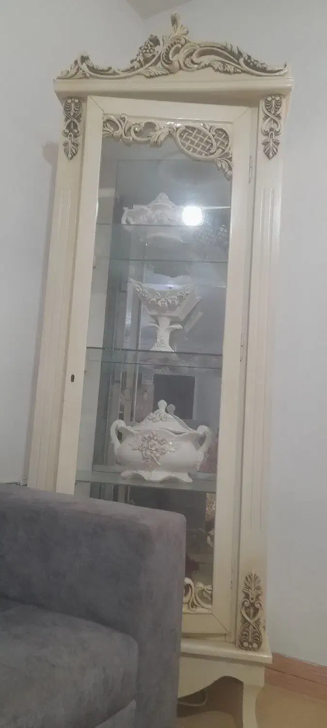 بوفه ویترین|بوفه، ویترین، کنسول|صومعه‌سرا, |دیوار