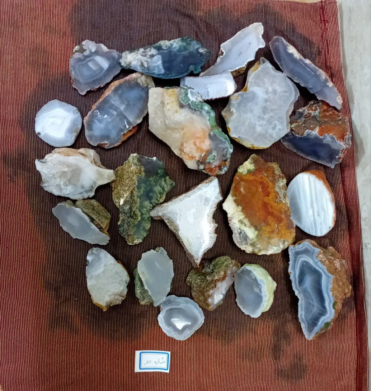 سنگ های قیمتی و کلکسیونی|کلکسیون اشیاء عتیقه|آران و بیدگل, |دیوار