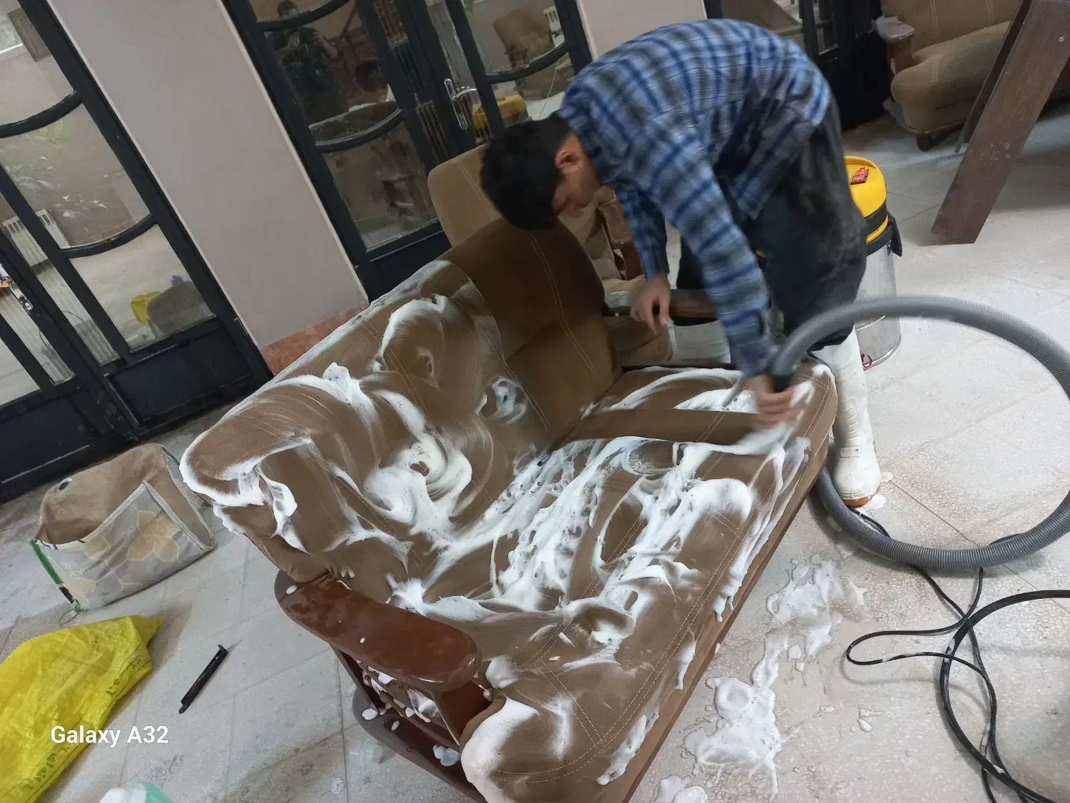 مبل شویی در منزل موکت چسبان زمین تضمینی صد رصد|خدمات نظافت|قم, دورشهر|دیوار