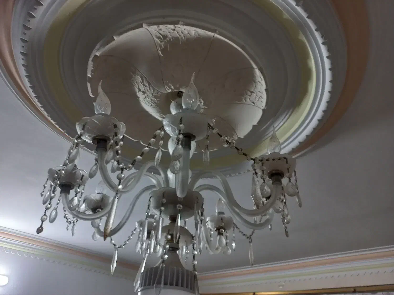 لوستر ۸شاخه ای سالم سالم|لوستر و چراغ آویز|نیشابور, گنبد سبز|دیوار