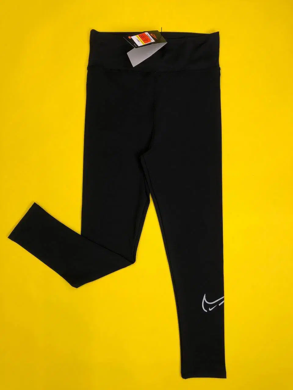 لگ غواصی نایک|لباس|قم, سالاریه|دیوار