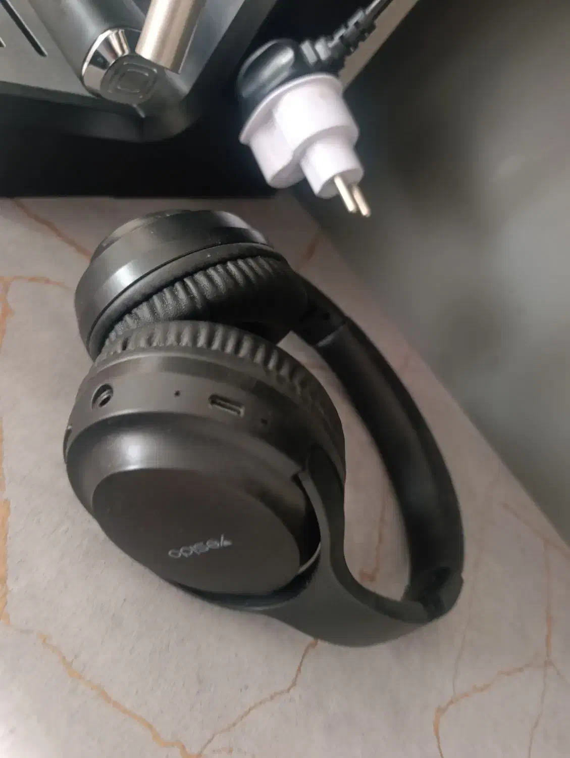 دستگاه قهوه ساز و هدفون|سماور، چای‌ساز، قهوه‌ساز|الشتر, |دیوار