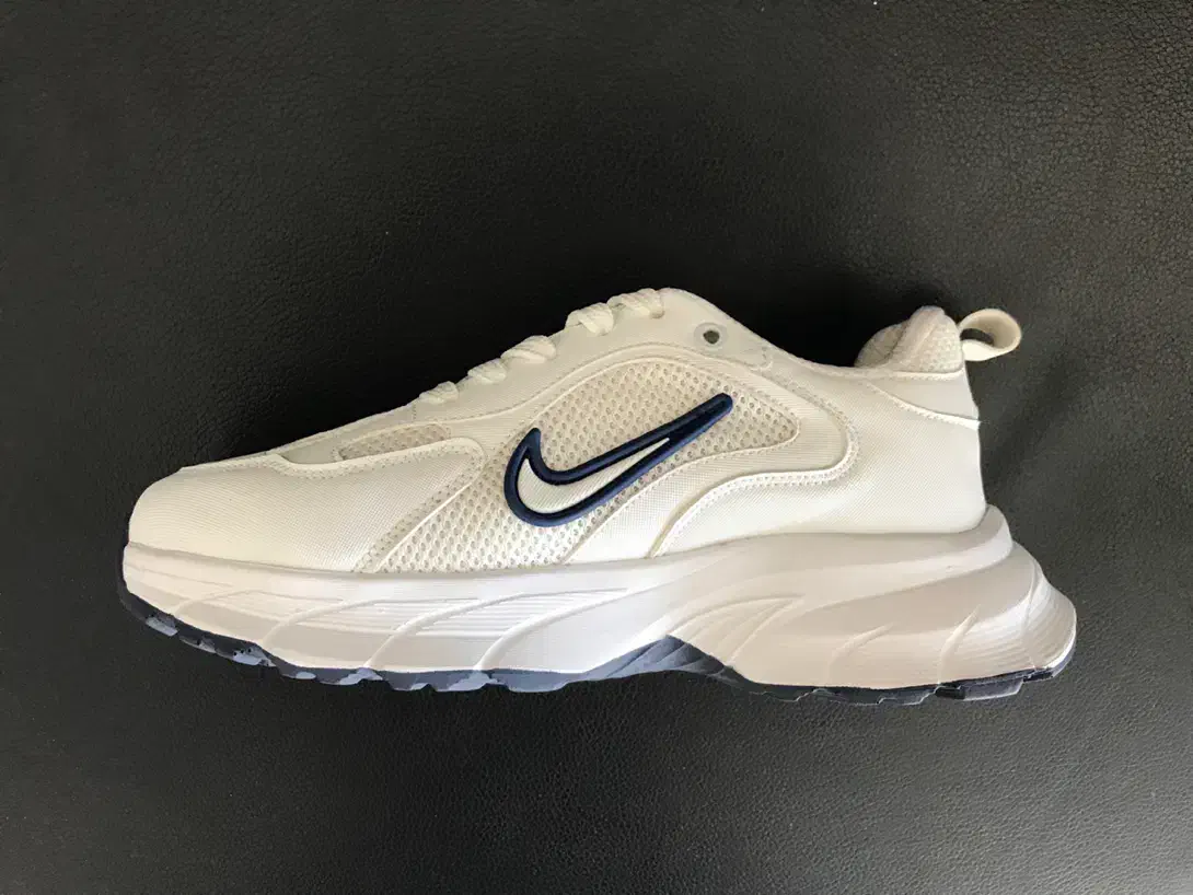 ک‌ت‌و‌ن‌ی ز‌ن‌و‌ن‌ه|کیف، کفش، کمربند|ساوه, |دیوار