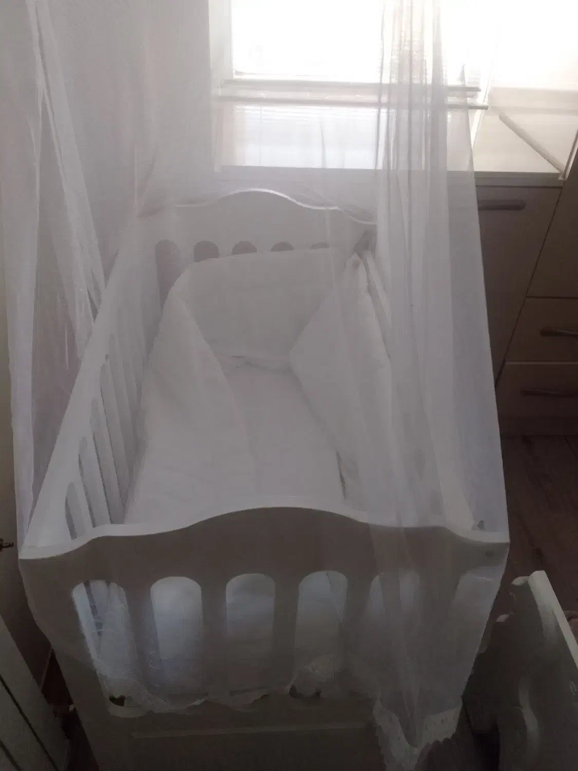 تخت نوزادی|اسباب و اثاث بچه|تبریز, |دیوار