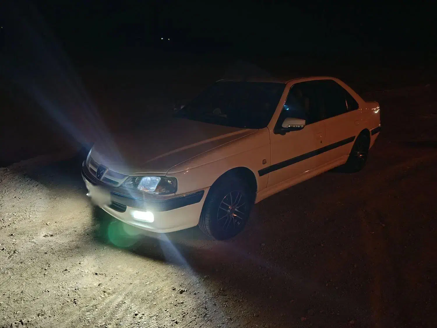 پژو پارس سفید ۹۴ بی‌رنگ کارکرد ۱۹۵ هزار|خودرو سواری و وانت|ساری, |دیوار