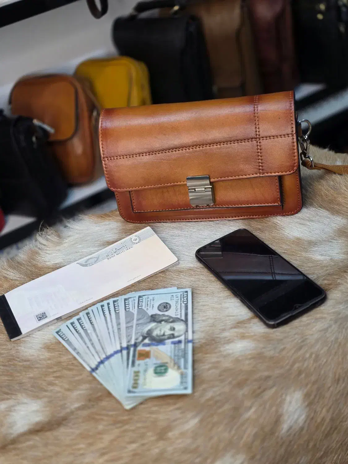 چرم طبیعی|کیف، کفش، کمربند|بروجرد, |دیوار