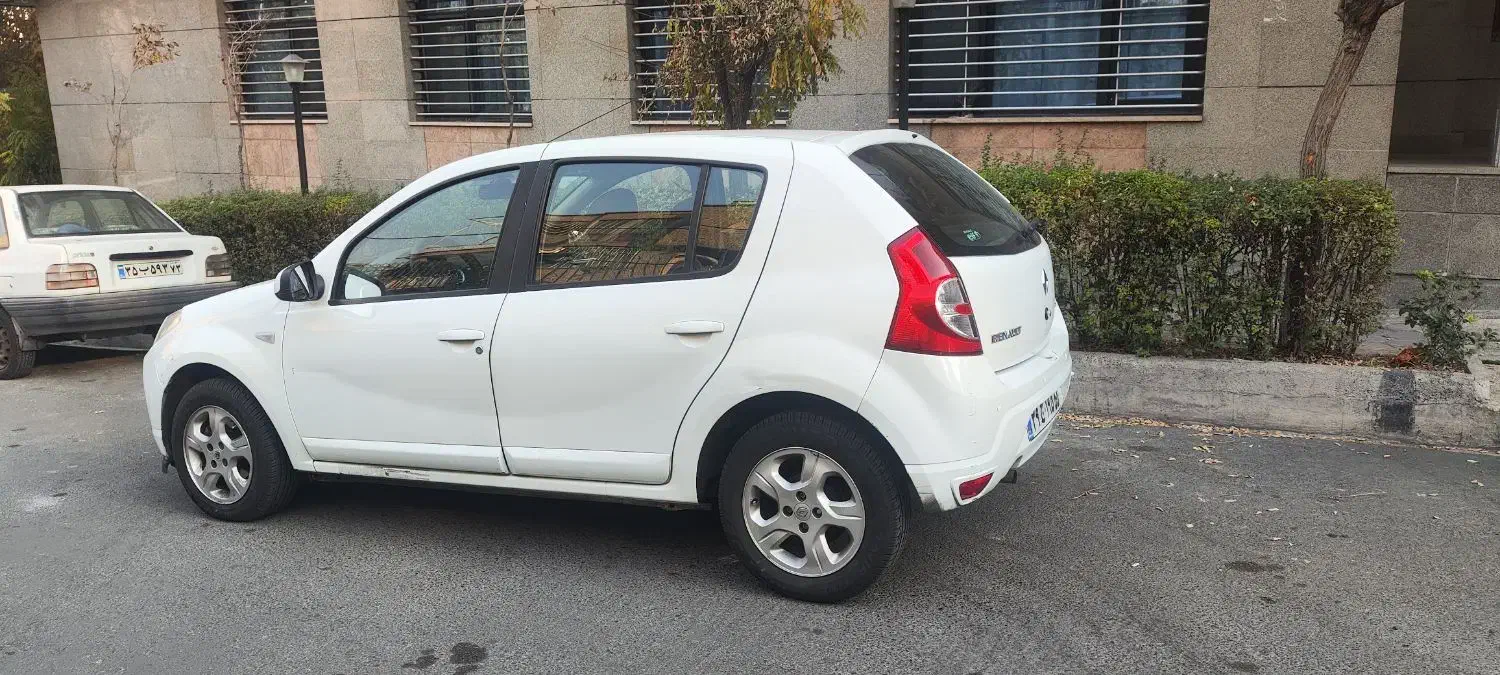 رنو ساندرو اتوماتیک ۹۵ خونگی بیرنگ درحدصفر|خودرو سواری و وانت|تهران, الهیه|دیوار