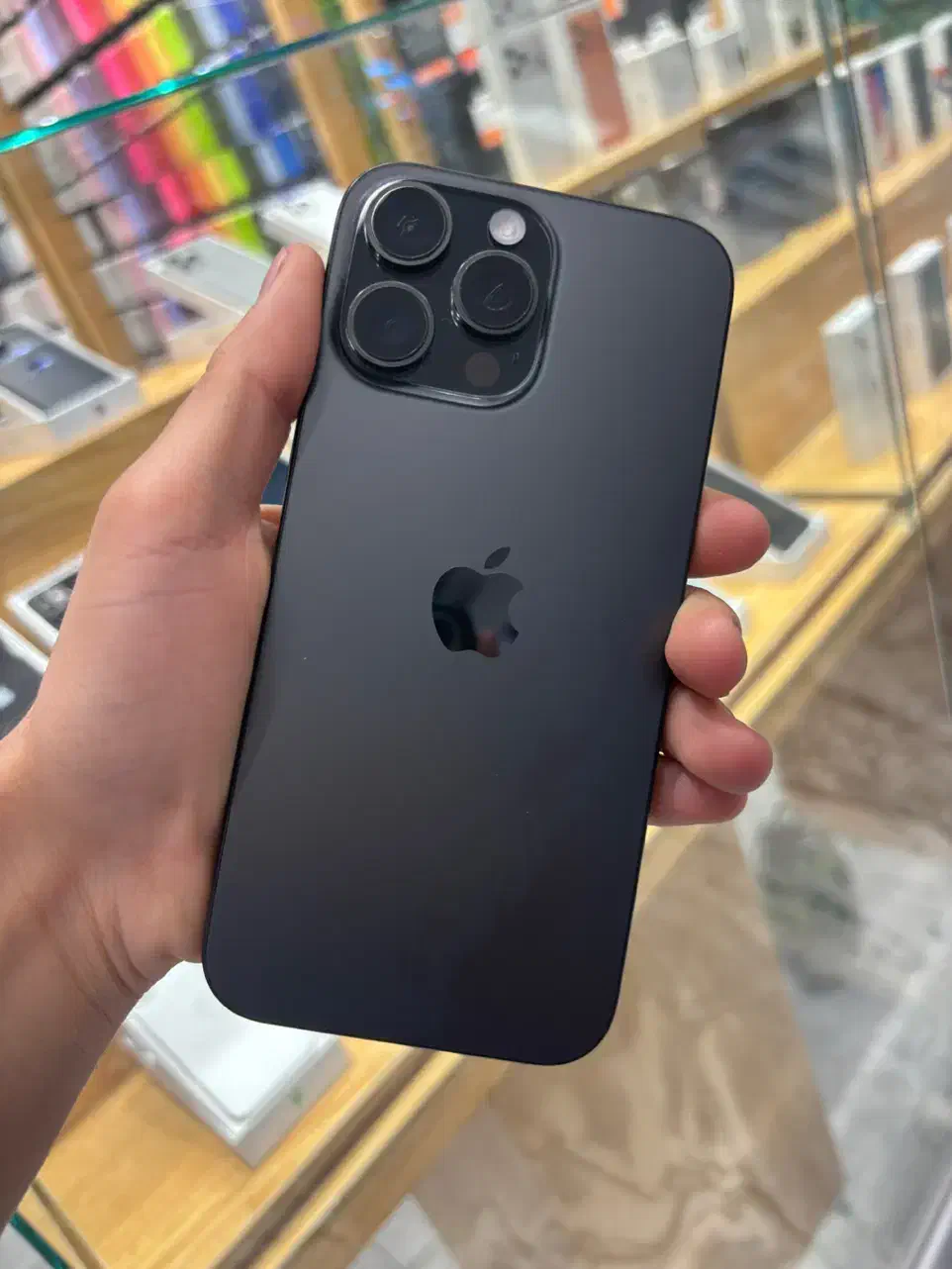 اپل iphone 16 Pro Max با حافظه 256|موبایل|تهران, صادقیه|دیوار